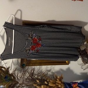 American Eagle  top beautiful floral embroidery